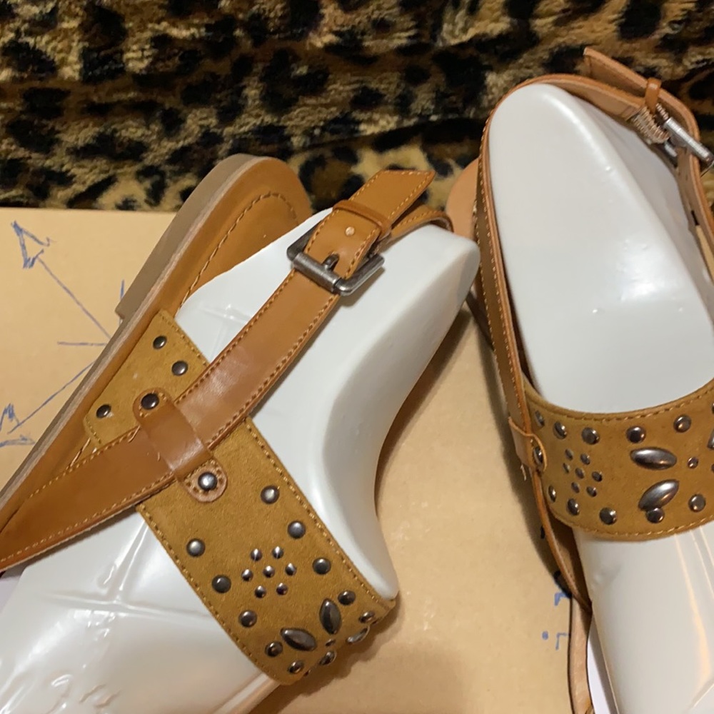 Sandals - Picture 4 of 5